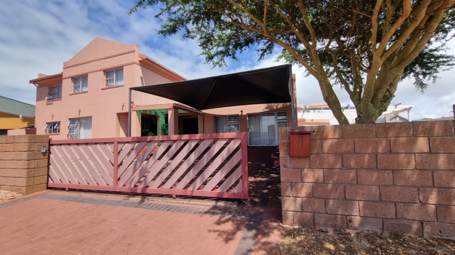 6 Bedroom Property for Sale in Bluewater Bay Western Cape